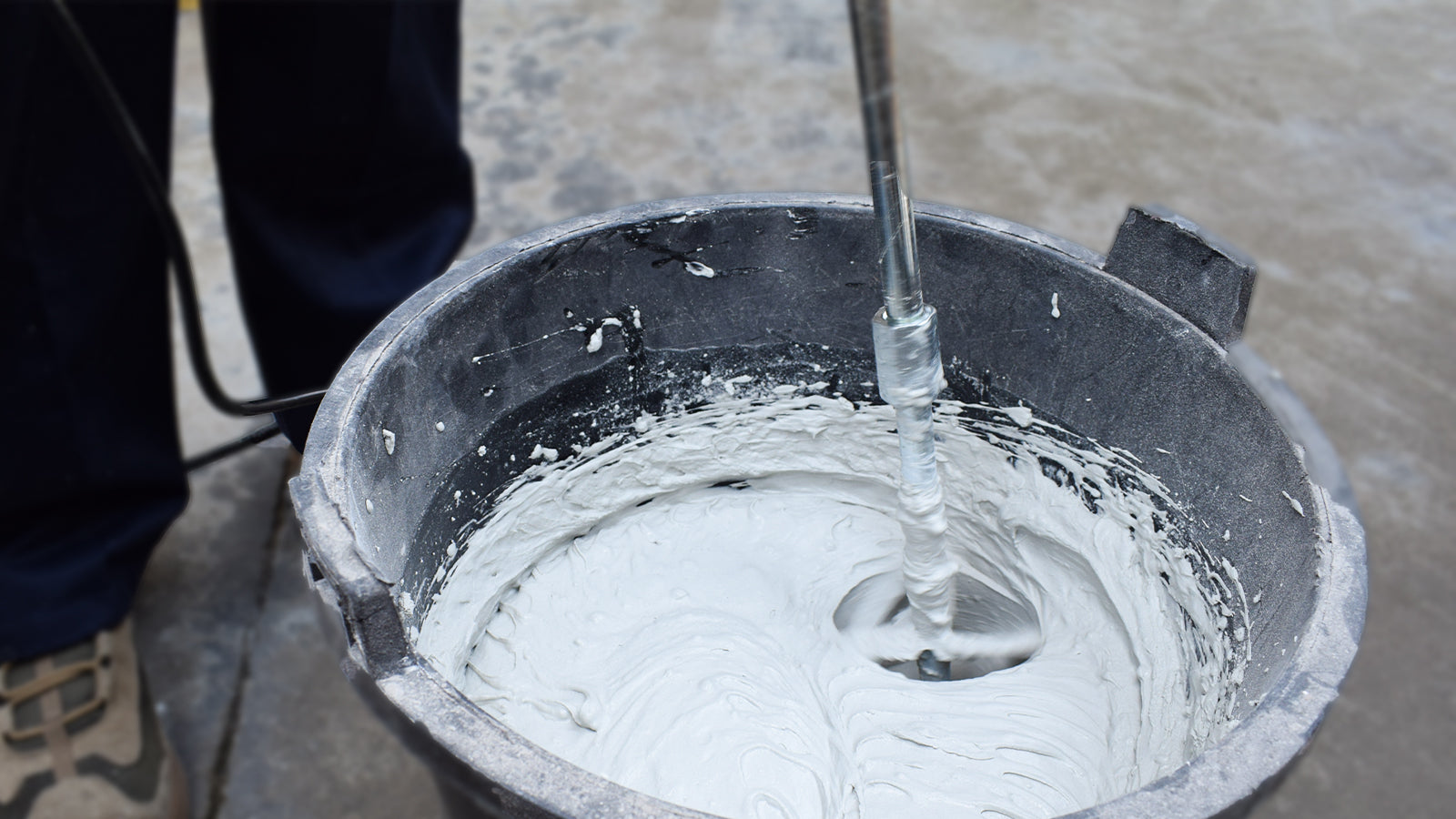 How to Mix Drywall Compound to the Perfect Consistency